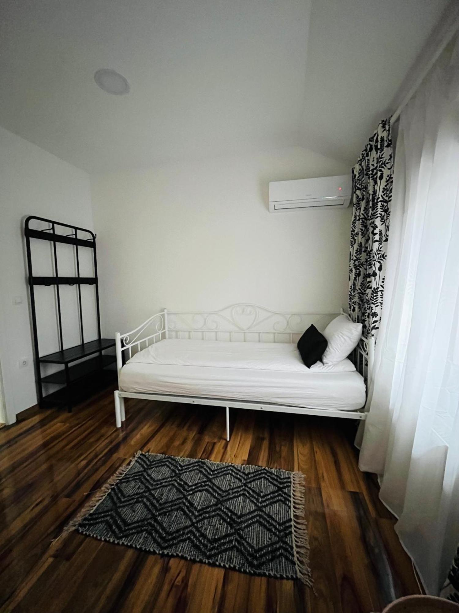 Chalets & Rooms Carda Sebesfok Bezdan Экстерьер фото