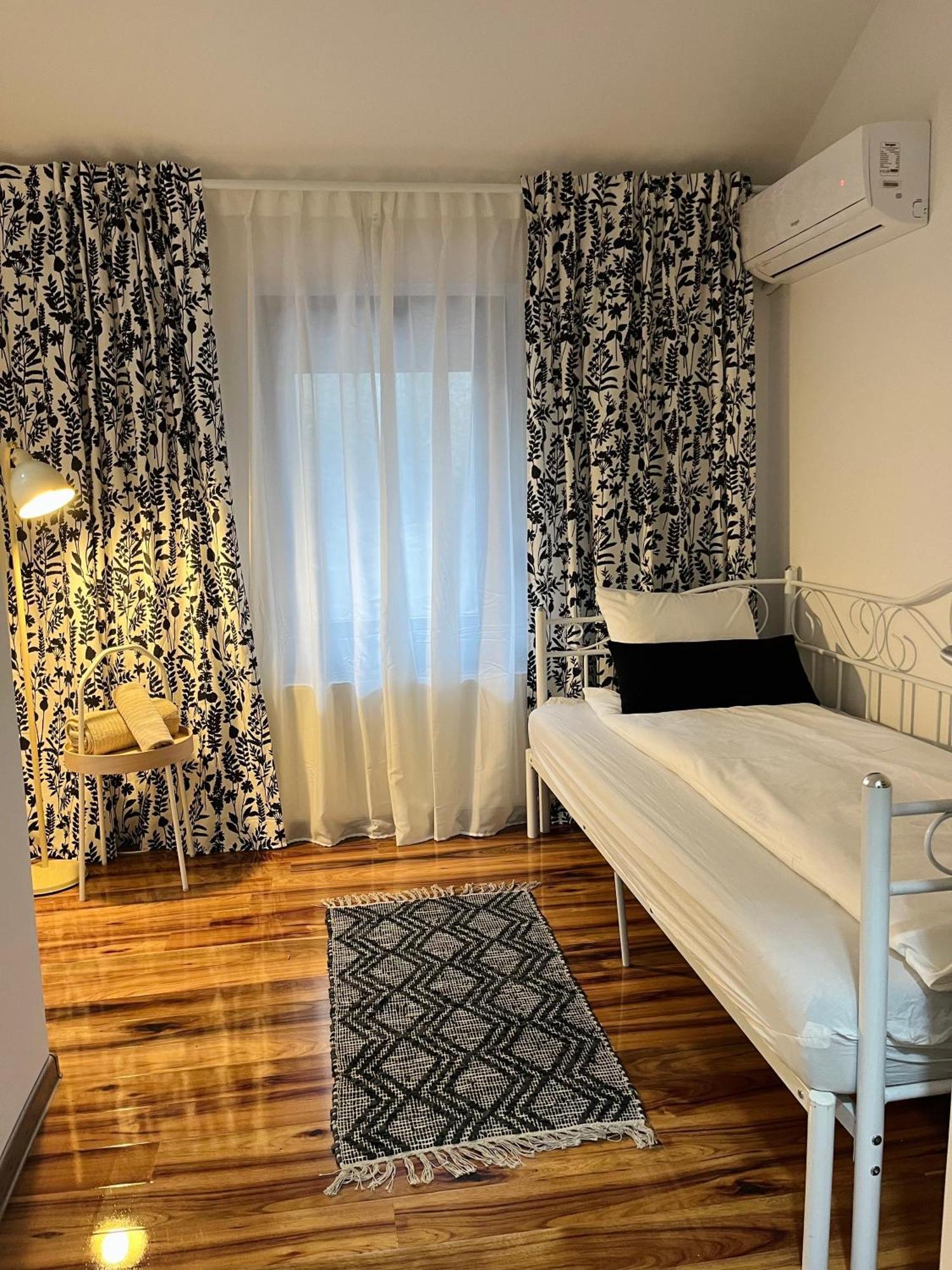 Chalets & Rooms Carda Sebesfok Bezdan Экстерьер фото